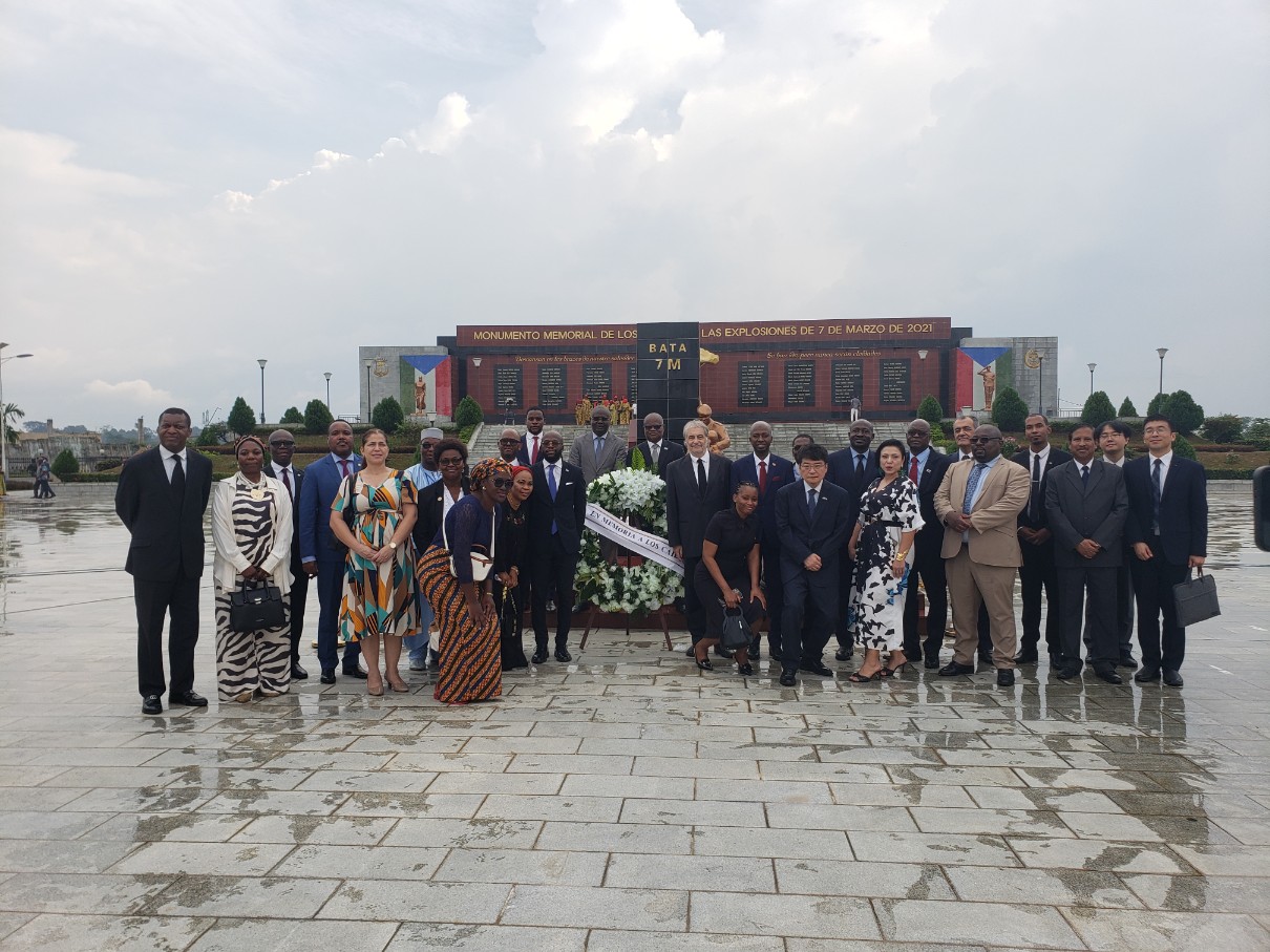 3월 7일 바타 폭발 참사 5주기 추도식 참석